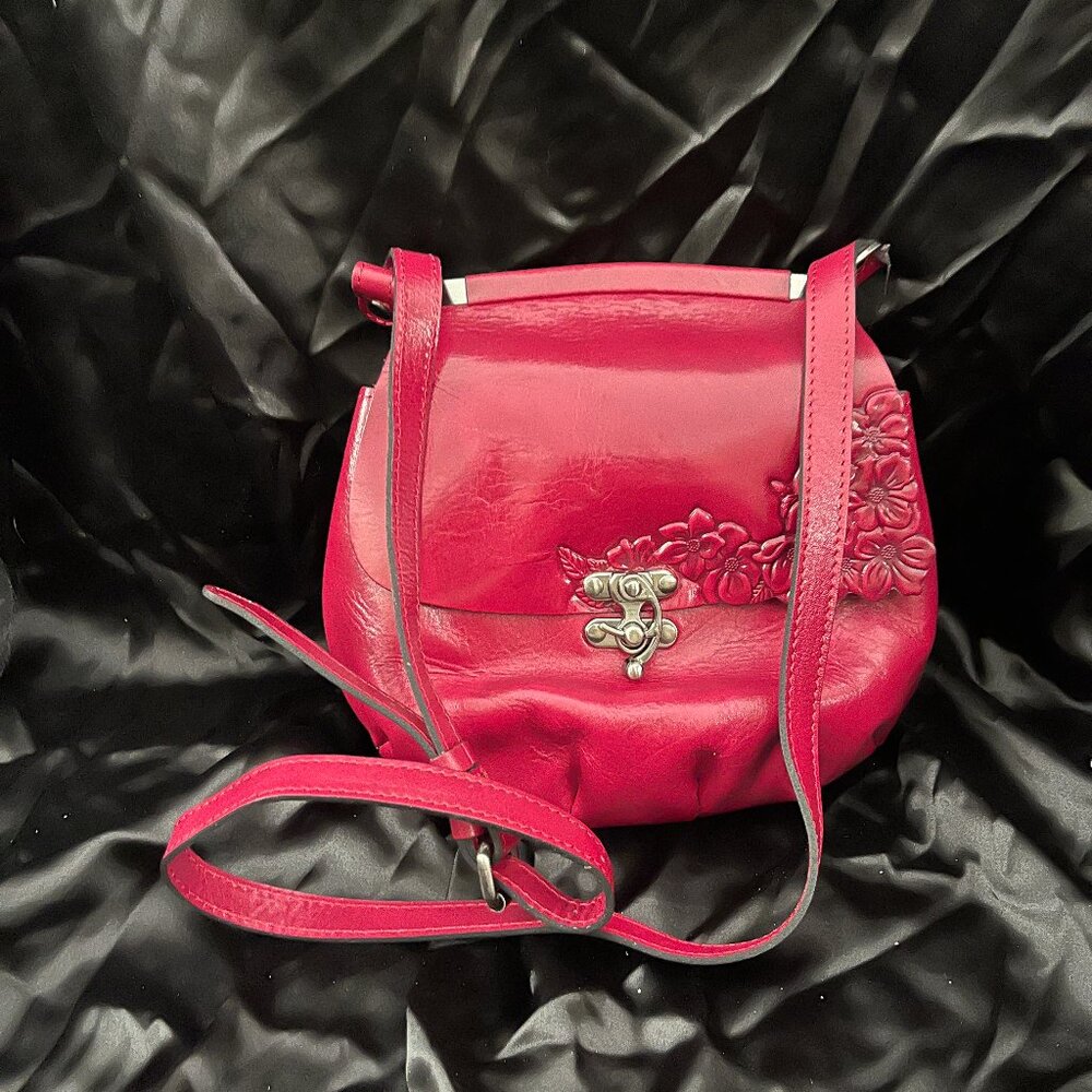 NWOT Patricia Nash Leather Red Rose Tooled Crossbody Saddle Bag - Picture 1 of 5